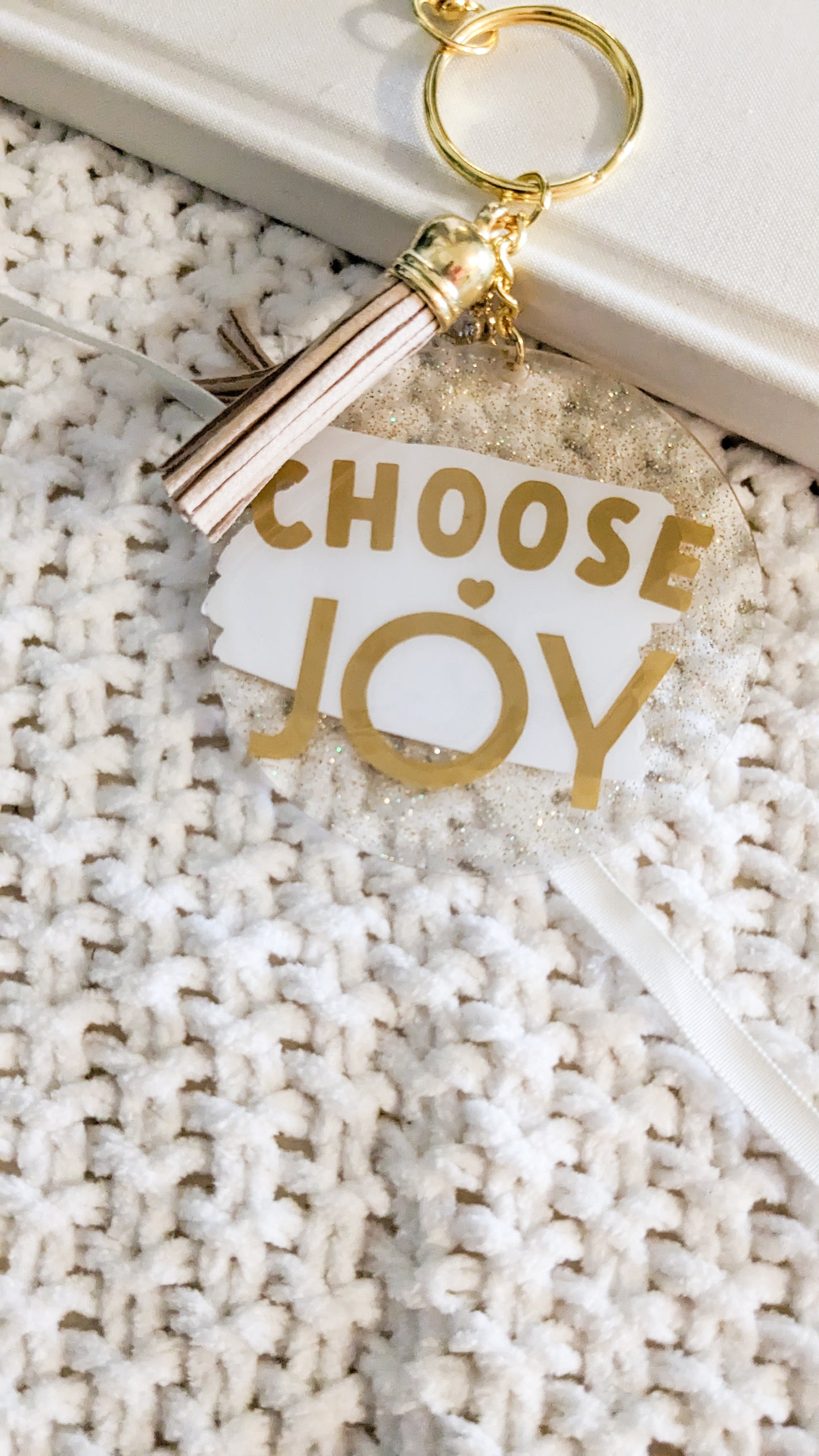 Keychains White and Gold 3 inch