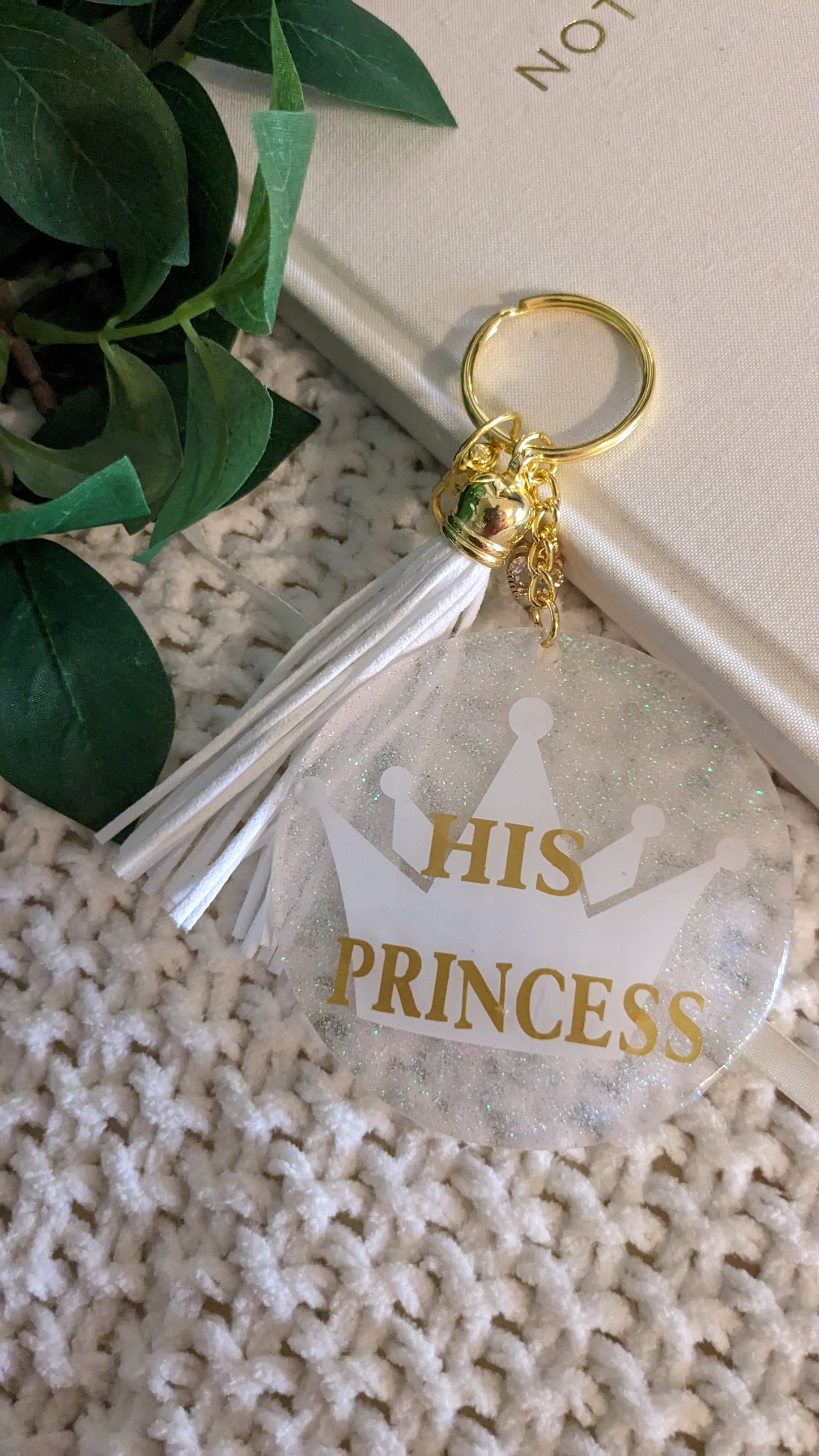 Keychains White and Gold 3 inch